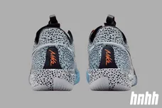 SneakerHeader.001