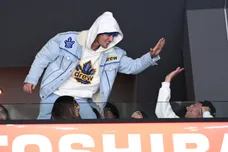 Nov 24, 2021; Los Angeles, California, USA; Canadian singer Justin Bieber celebrates after the Toronto Maple Leafs scored a goal