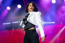 teyana-taylor-air-jordan-3-a-rose-from-harlem-sneaker-news